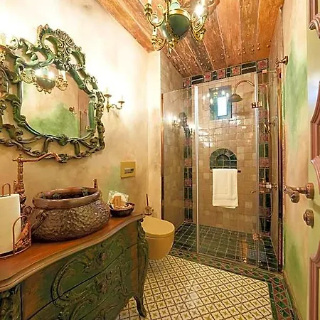 Hotel Naz Su Cunda 3*