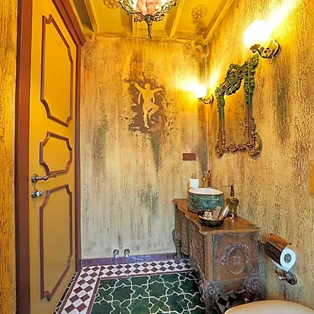 Hotel Naz Su Cunda 3*